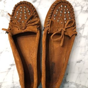 Minnetonka Stud Suede Moccasins- sz 7-worm once